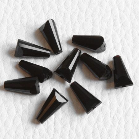 Kristálygyöngy -  fazettált kúpos kb. 12x6mm-es fekete
