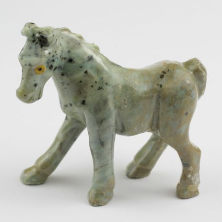 Zsírkőből faragott ló szobor - közepes - kb. 5x6x2cm-es
