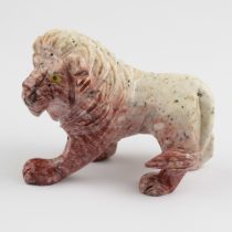   Zsírkőből faragott oroszlán szobor - közepes - kb. 6x5x2,5cm-es