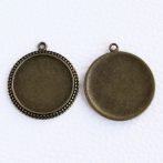   Tibeti stílusú ragasztható fém medál alap - antik bronz színű 35x31mm-es, 25mm-es kabosonhoz - 1db